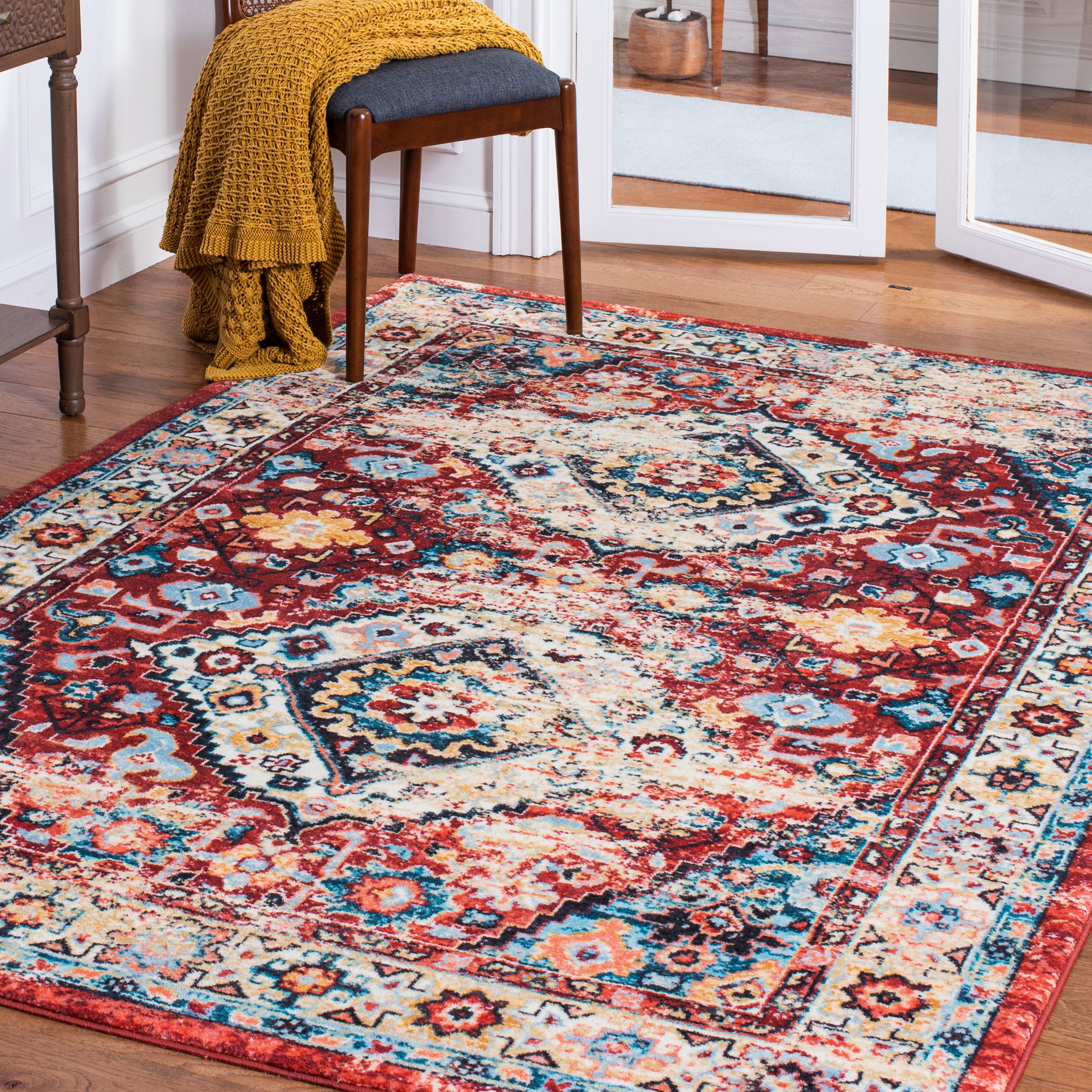 SAFAVIEH Riviera Jacob Oriental Polyester Machine Washable Area Rug, Red/Blue, 4'5" x 6'