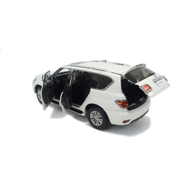 Paudi Model 1 18 Scale 2018 Nissan Armada Patrol V5.6 Y62 White