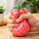 thumbnail image 1 of Pelota Antiestrés con Forma de Tomate y Bolitas de Agua: Un Adorable Juguete Sensorial para Aliviar La Ansiedad, Una Pelota Suave para Niños y Adultos, Ideal para Apretar En El Escritorio o Como Recu, 1 of 7