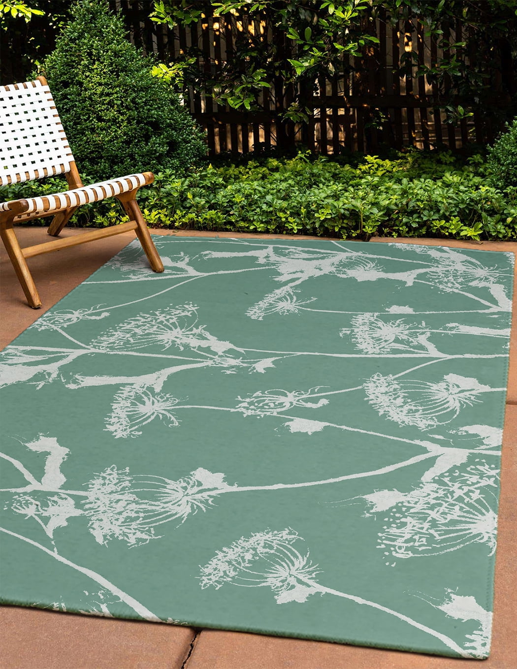 4' x 6' Simply Daisy Windy Blossom Modern & Contemporary Chenille Area Rug, Green