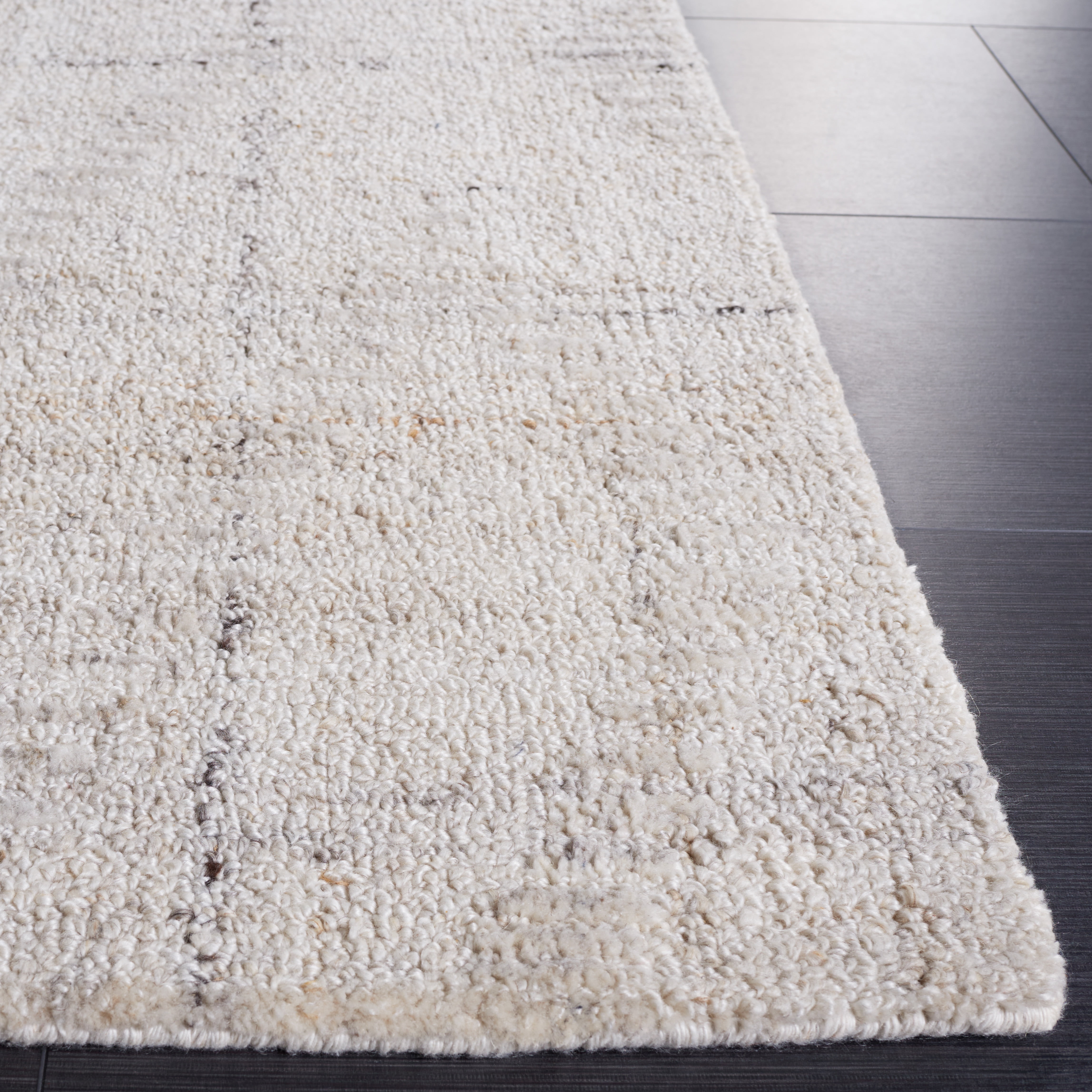 SAFAVIEH Abstract Janis Solid Polyester Area Rug, Ivory/Grey, 4' x 6'
