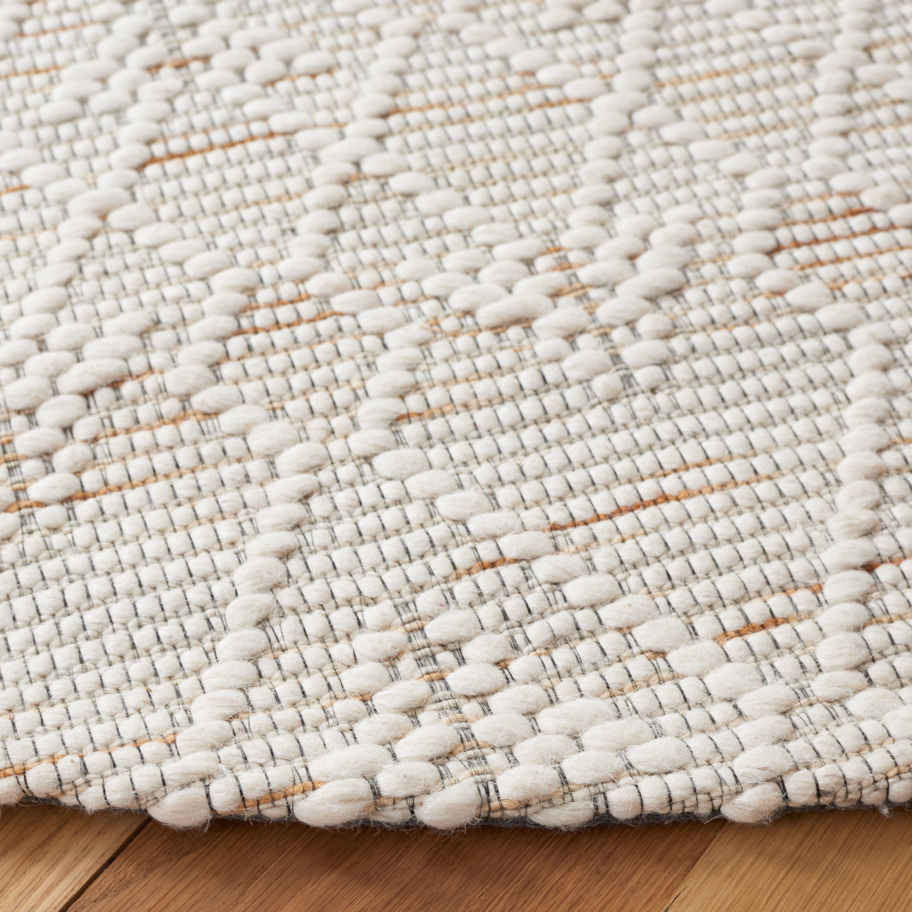 SAFAVIEH Marbella Helen Bordered Area Rug, Ivory/Brown, 6' x 6' Round