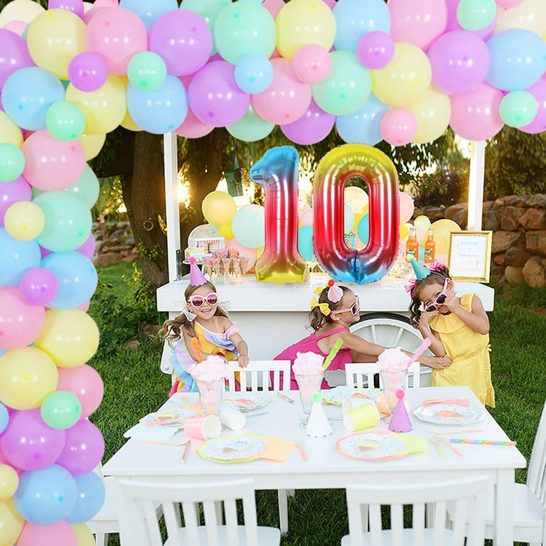 10 Birthday Brunch Decorations That Are Anything But Basic