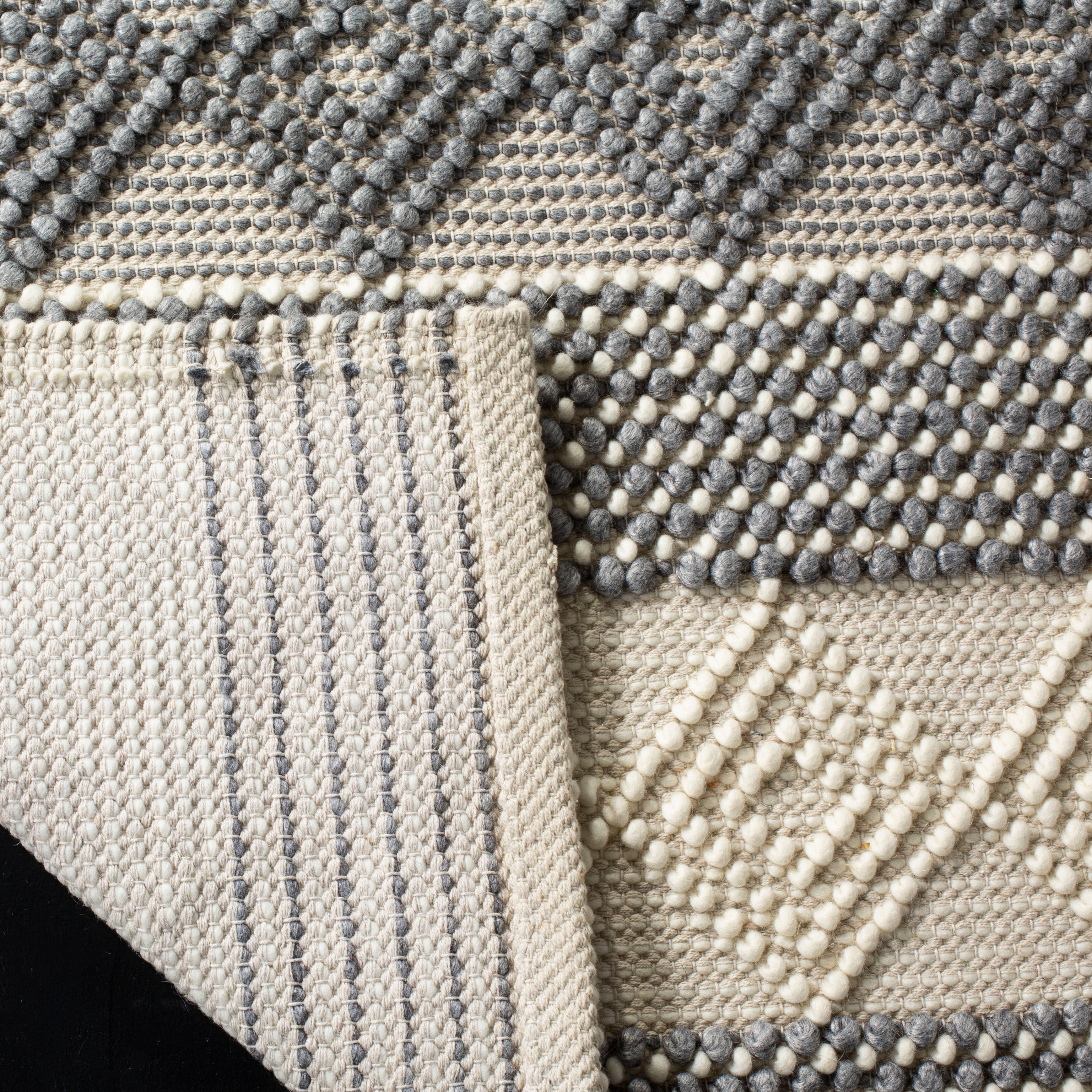 SAFAVIEH Natura Tamsen Geometric Striped Runner Rug, Grey/Ivory, 2'3" x 6'