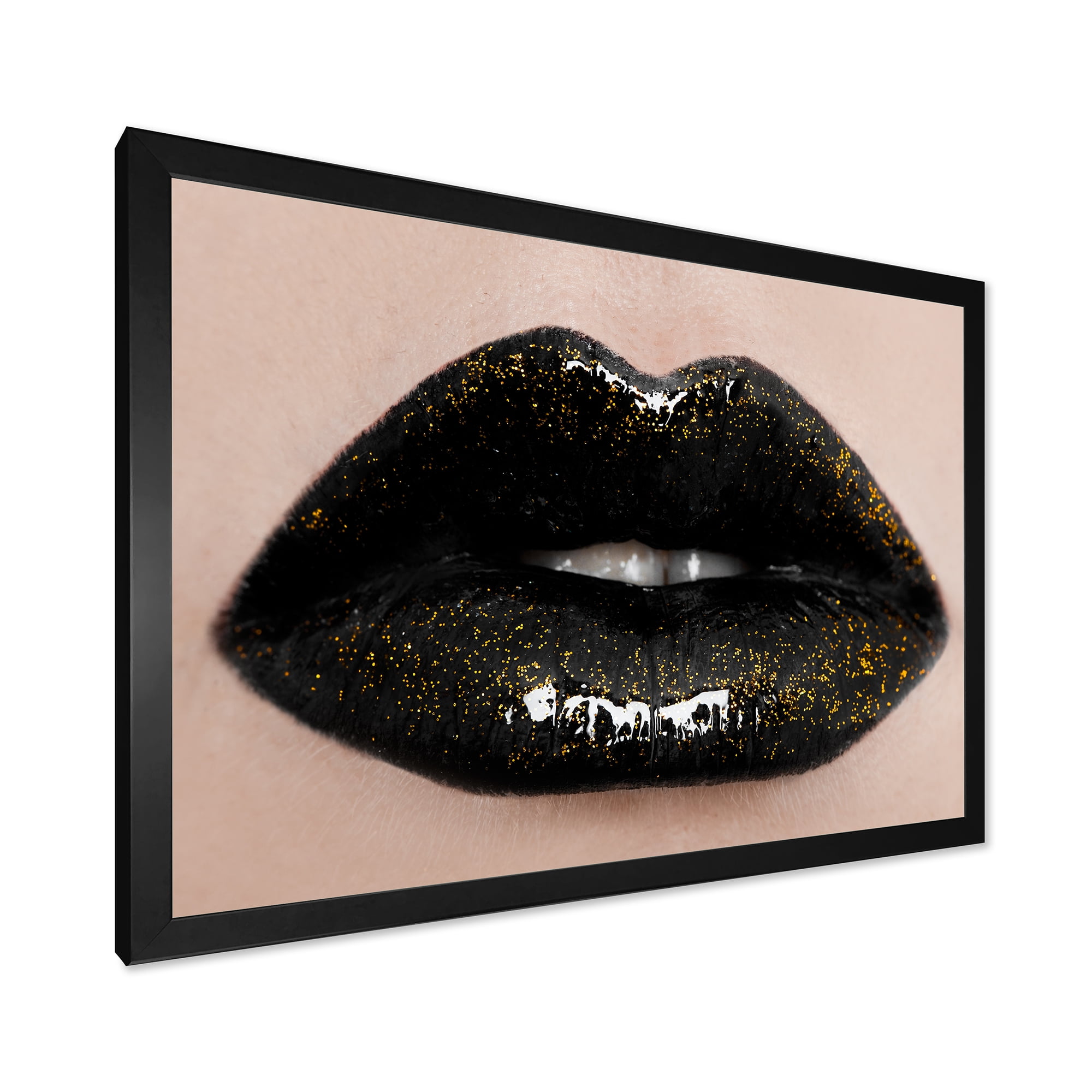 Designart 'Close-Up Of Gorgeous Female Lips I' Modern Framed Art Print