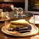 thumbnail image 2 of Bandeja para servir con tapa de cúpula, ideal para guardar pasteles y aperitivos en tiendas de postres. 260mm, 2 of 6