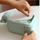 thumbnail image 4 of Caja de pañuelos de silicona azul, caja de almacenamiento de pañuelos de ballena con soporte para teléfono móvil, dispensador de pañuelos anticaída, organizador de servilletas de dibujos animados JM, 4 of 5