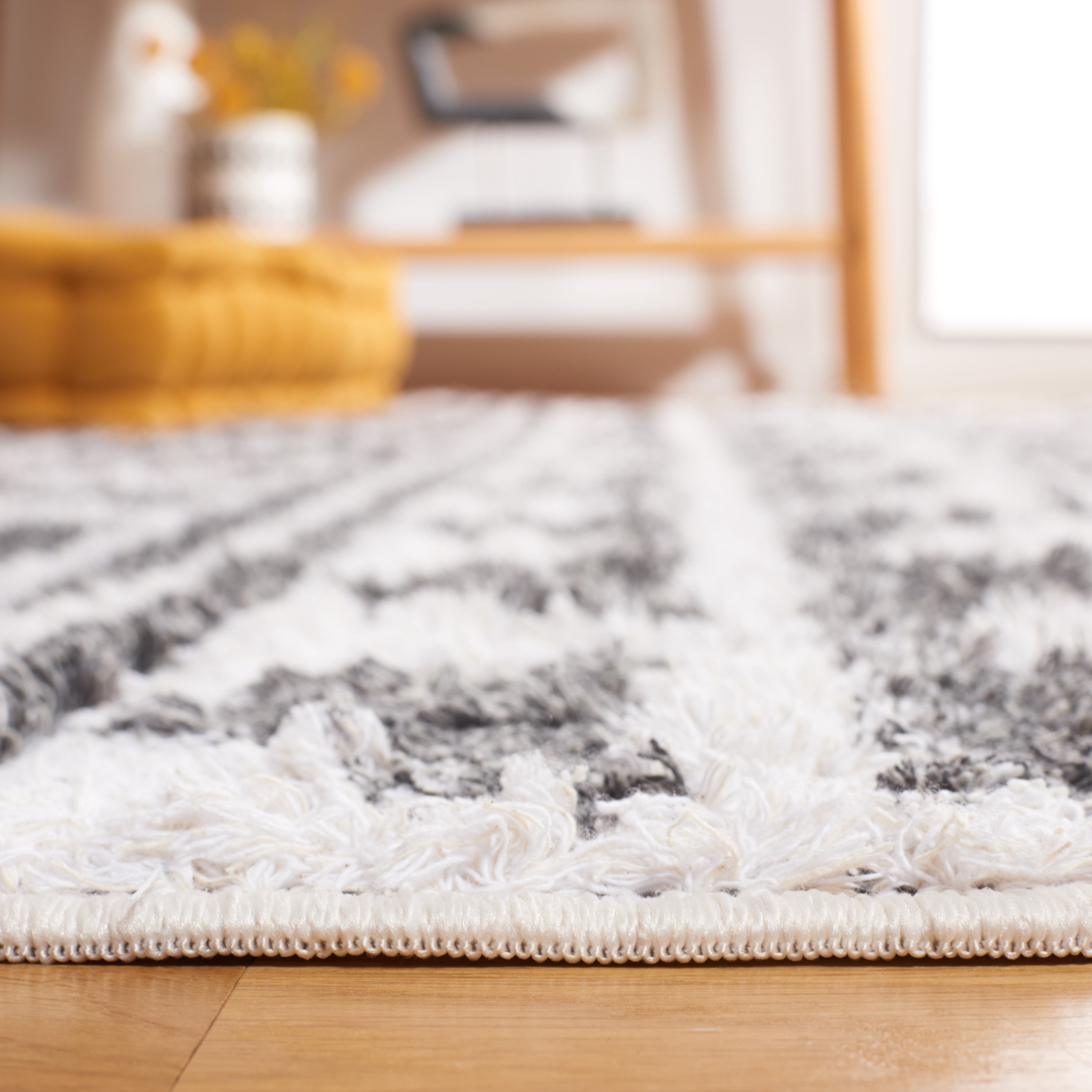 SAFAVIEH Augustine Kalina Geometric Area Rug, Ivory/Gray, 6'4" x 9'6"