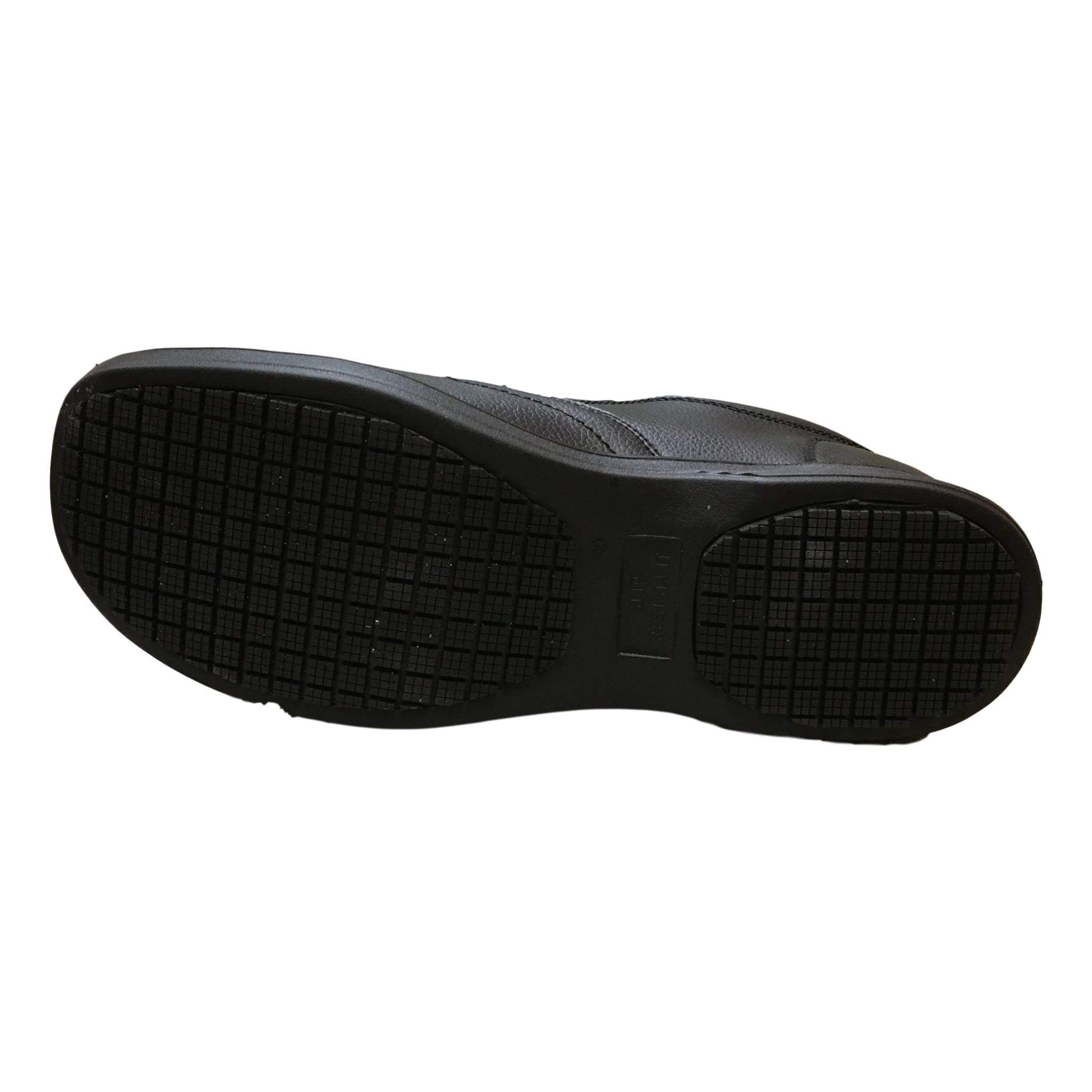 savvy slip resistant shoes