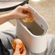 thumbnail image 5 of Cateissary Cubo de basura compacto y funcional tipo prensa pequeña para cualquier espacio, cubo de basura pequeño y ergonómico Conjuntos de muebles de dormitorio vino tinto ligero, 5 of 6