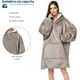 thumbnail image 2 of Sudadera Cobija Bluelander con Capucha, Manta Térmica, Unitalla, Gris Claro, 2 of 4