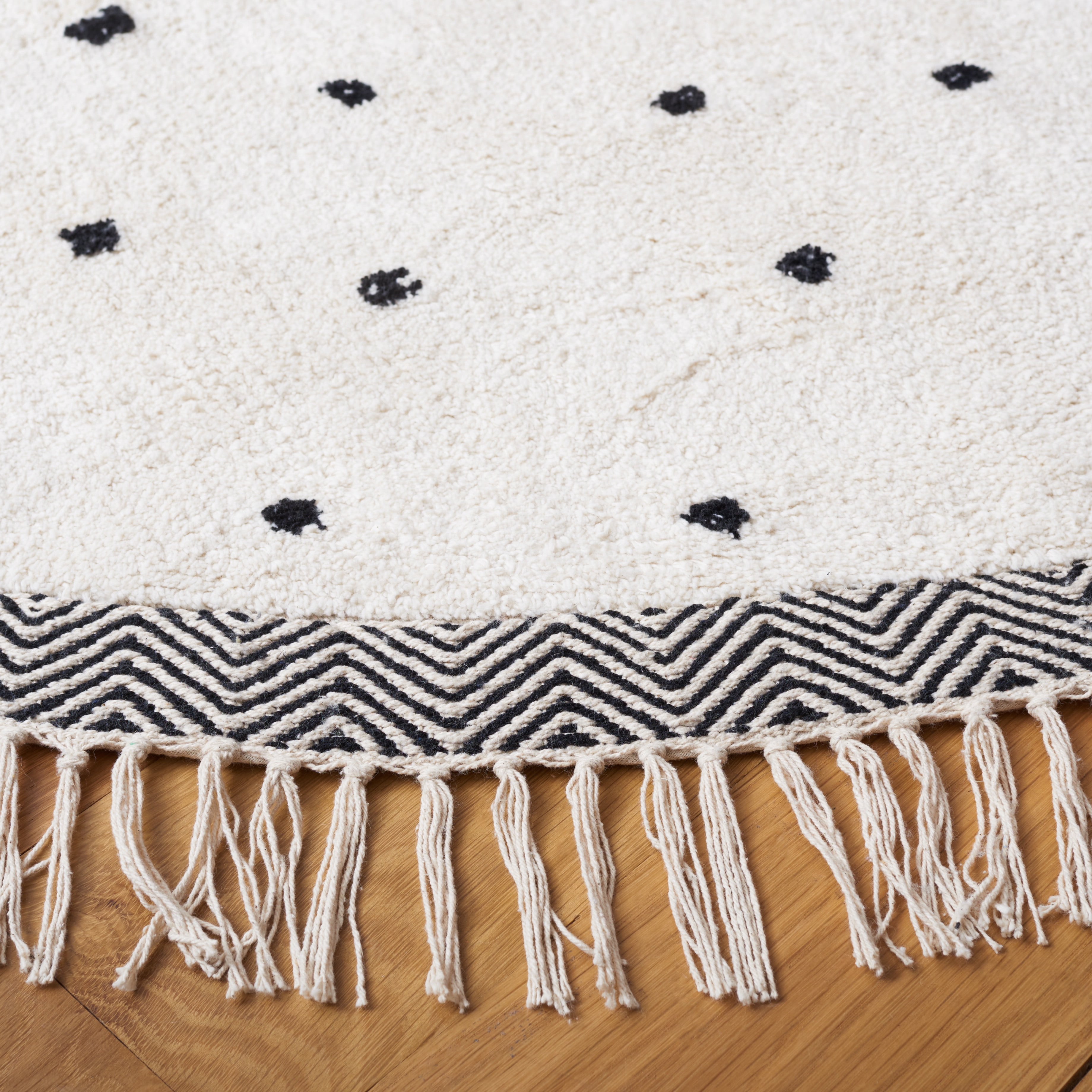 Safavieh Easy Care Mayra Solid Cotton Machine Washable Area Rug, Ivory/Black, 7' x 7' Round