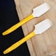 thumbnail image 3 of Toystoory Raspador limpio y ordenado fácil amarillo del silicón de la espátula de la mantequilla de la cocina para la espátula del tarro de Herramientas y accesorios para hornear, 3 of 6
