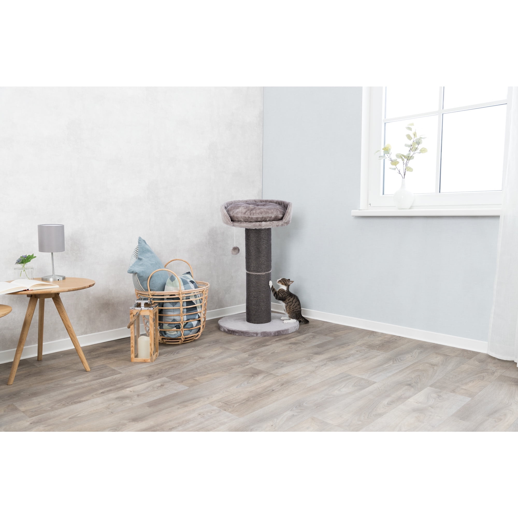TRIXIE Pepino Sisal 35" Scratching Post with Plush Platform Bed and Dangling Cat Toy, Gray