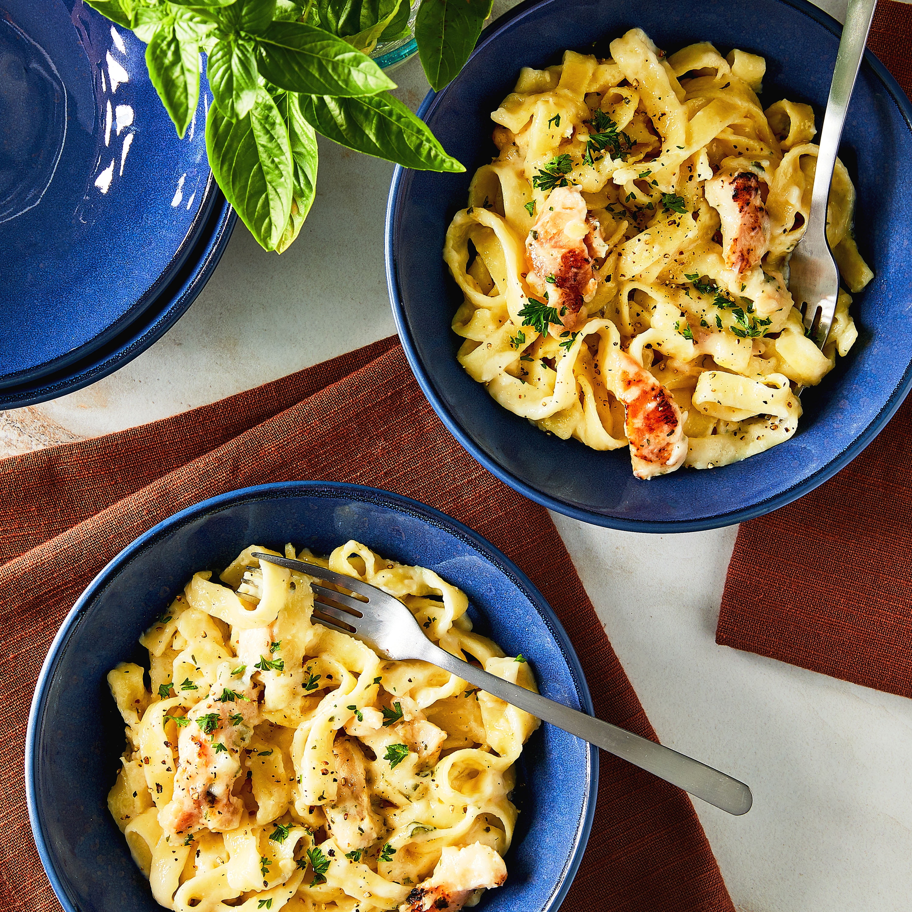 Great Value Chicken Alfredo, 31 oz (Frozen)