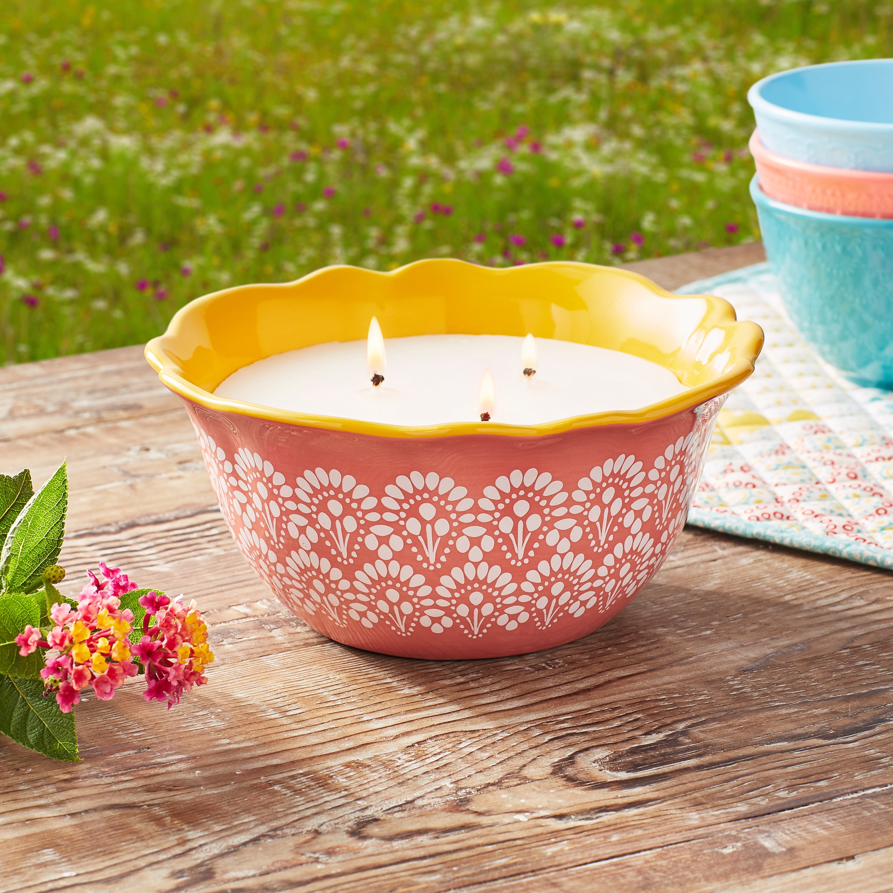 The Pioneer Woman Betsy 3-Wick Outdoor Citronella Candle, Pink