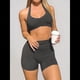 thumbnail image 5 of Conjuntos Entrenamiento para Mujer 2 Piezas,Sujetador Deportivo con Cuello Halter y Arrugas,Pantalones Cortos Ciclista Cintura Alta,Ropa Ejercicio para Gimnasio Yoga Gris Oscuro XL, 5 of 9
