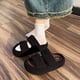 thumbnail image 5 of Pantuflas de mujer con suela gruesa y alza, negras, con doble tira y estampado de letras, estilo moderno para otoño e invierno, cómodas, talla 38 Rkxzt, 5 of 9