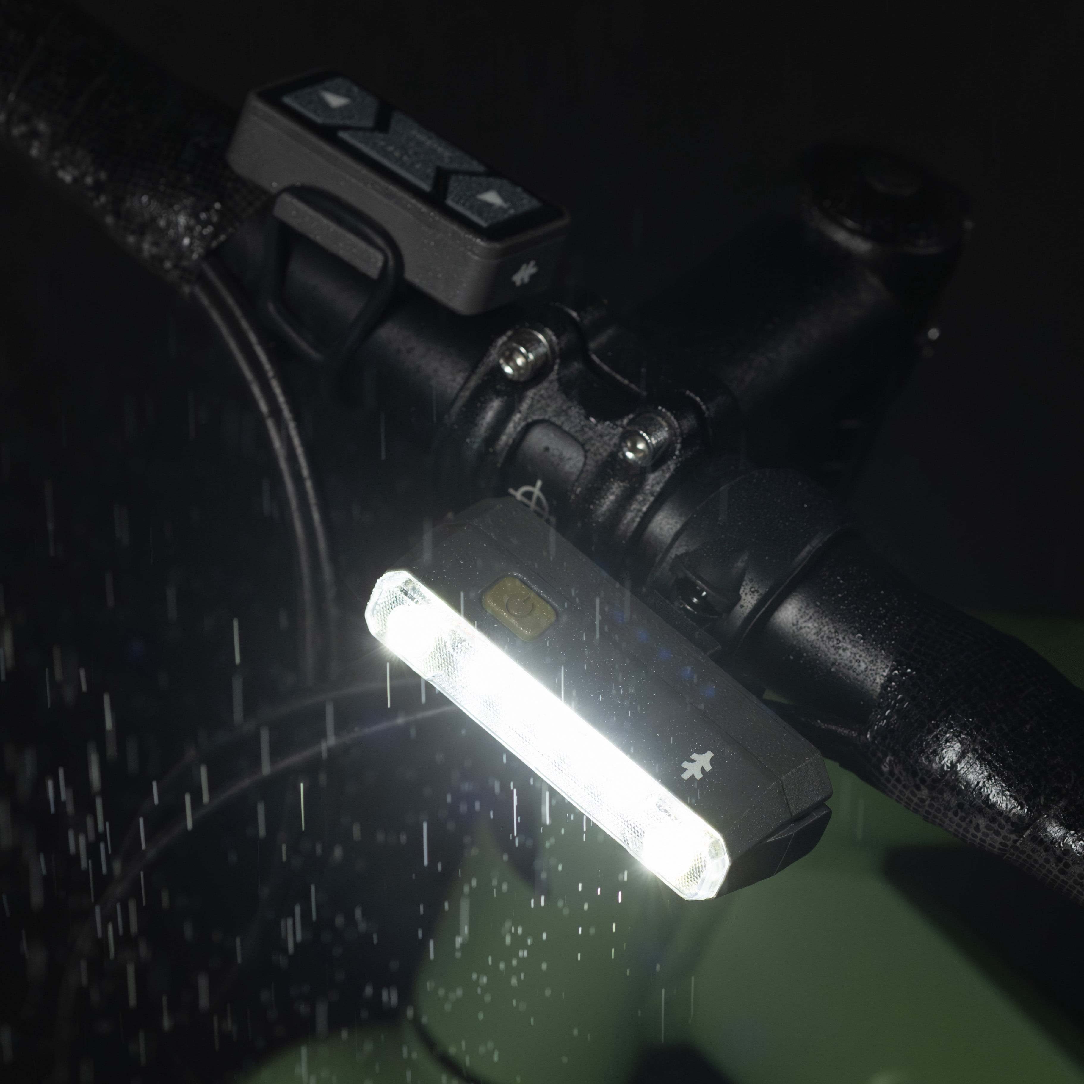 Swiss Tech 4-light 360° Smart Bike Light Combo with Handlebar remote