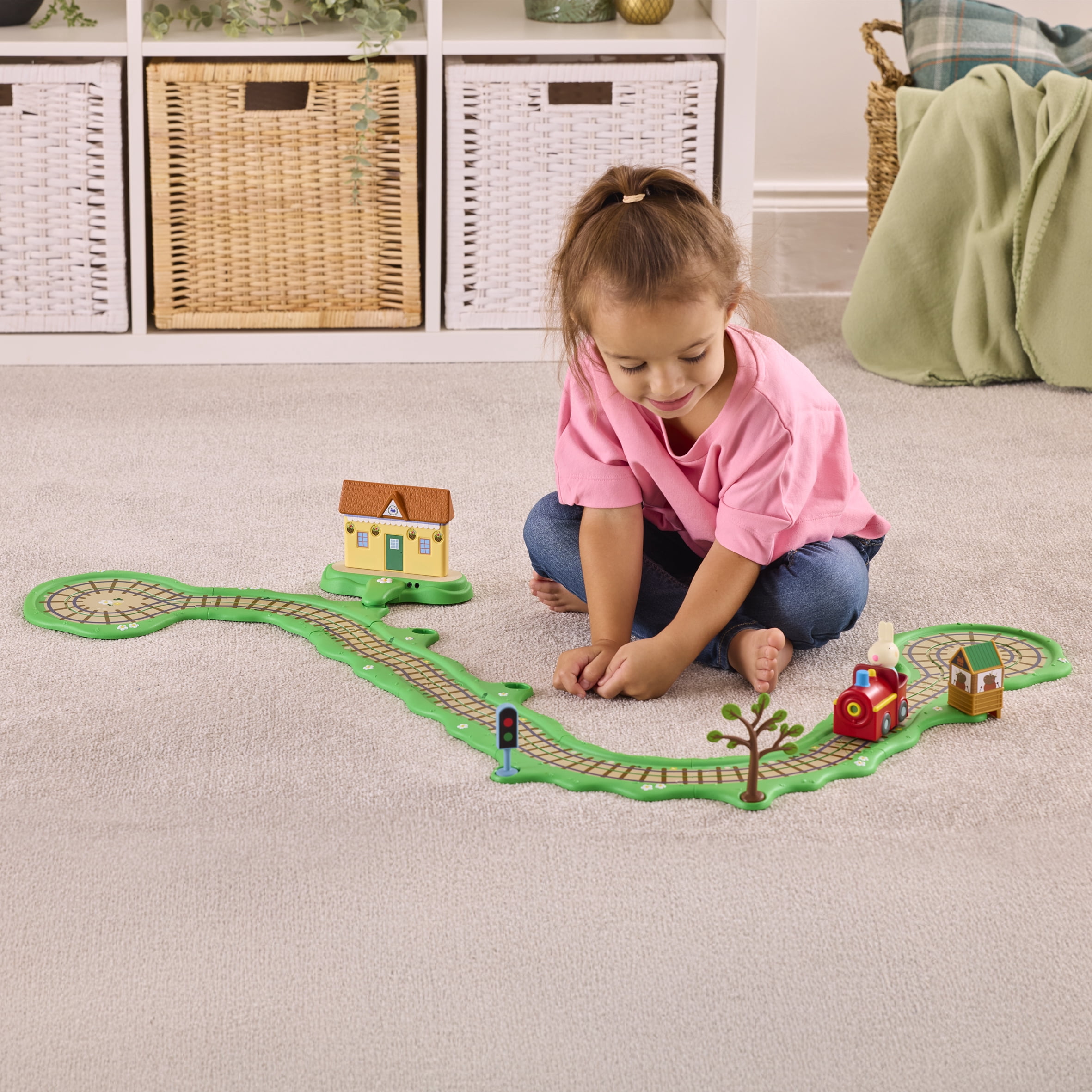 Peppa Pig Whizz Around Clickety Clack Train Set Motorized Vehicles Track Toys