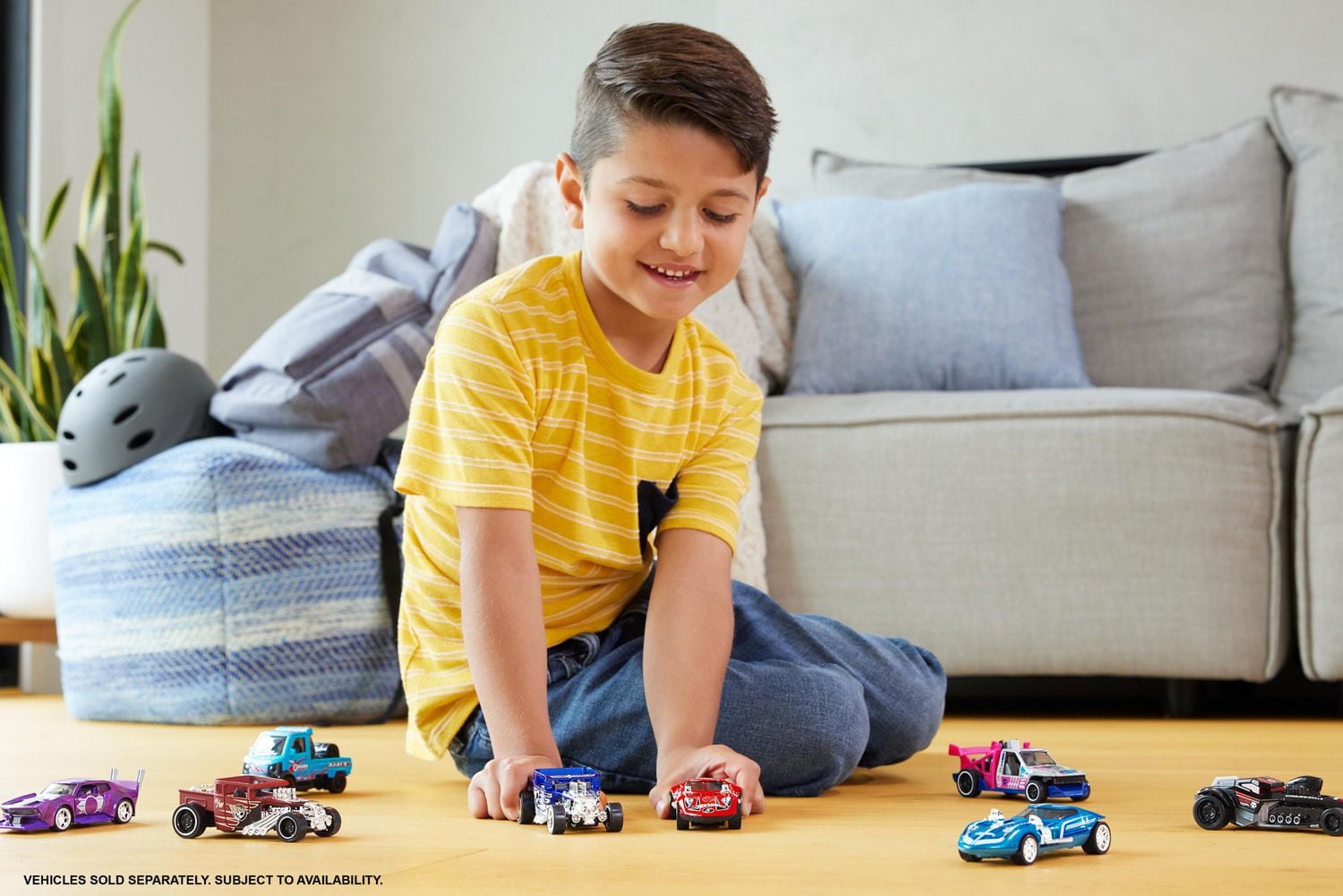 Hot Wheels Véhicule à Rétrofriction Coffret échelle 1/43 - Les styles peuvent varier âges 3+