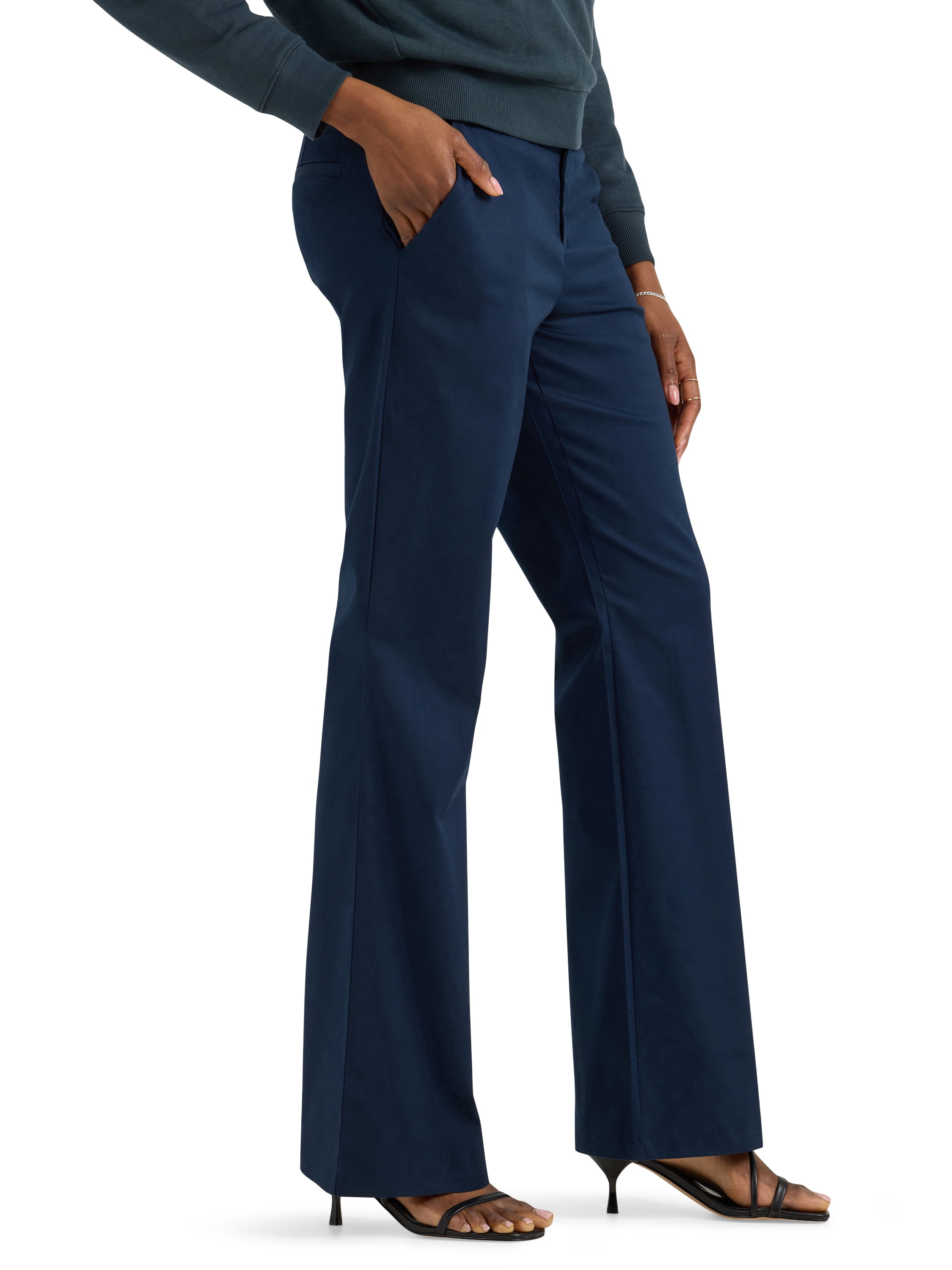 Lee Women's Wrinkle-Free Mid-Rise Bootcut Pant