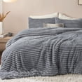 thumbnail image 1 of Juego de edredón Bedsure Fluffy King Size, piel sintética gris, 3 piezas, 1 of 7