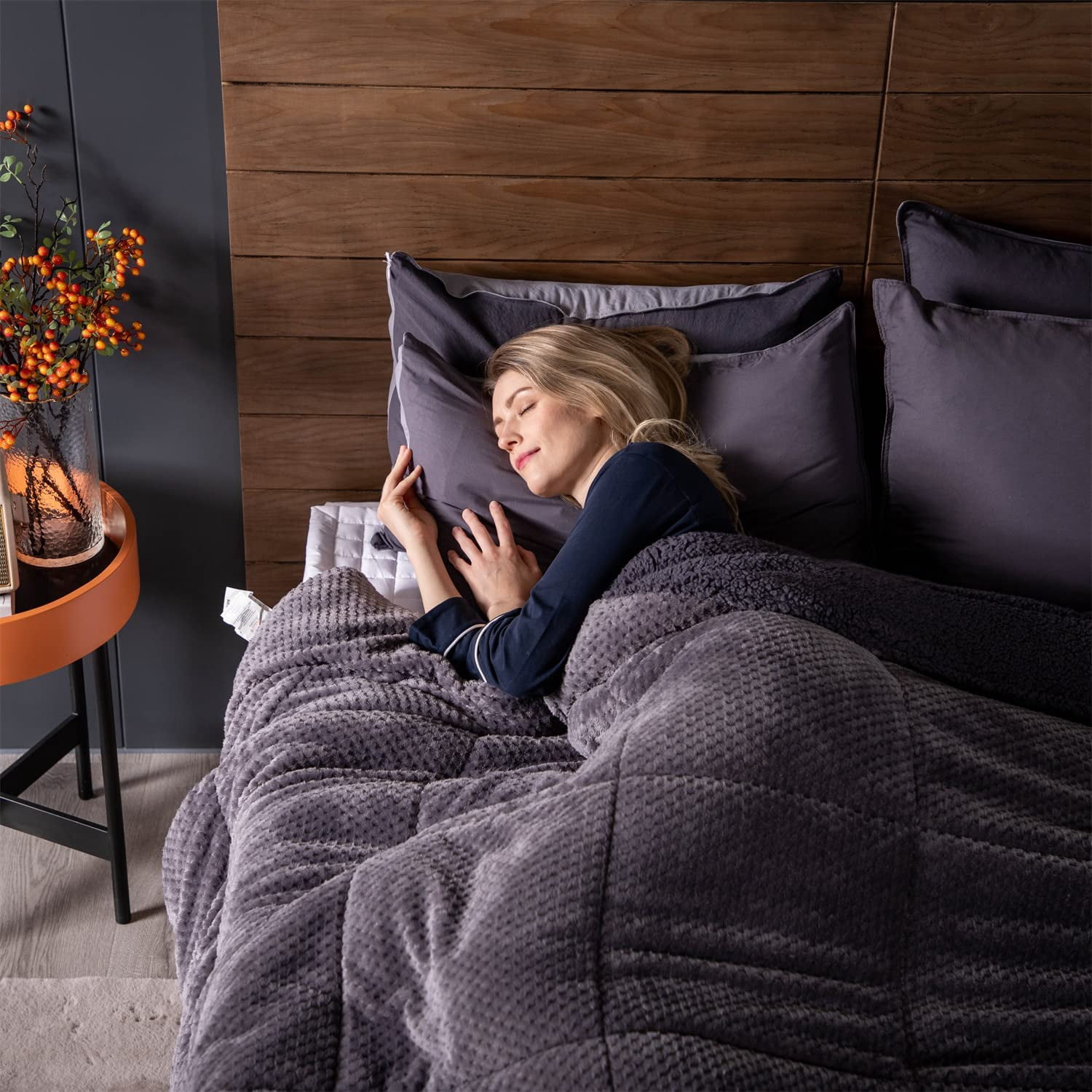 DOMDEC Luxury Flannel Fleece Comforter with Plush Sherpa Back - Faux Fur Blanket, Winter Warmth, Grey Queen Size 90x90 Inches