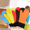 thumbnail image 3 of Guantes de silicona para horno, forro de algodón acolchado, Guantes antideslizantes con aislamiento térmico para microondas 1 par Scienceny JJ16029-03, 3 of 7