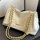 thumbnail image 5 of Bolso de mano retro popular y moderno de gran capacidad para debajo del brazo para mujer, nuevo otoño e invierno 2024, cadena simple, un solo hombro di, 5 of 5