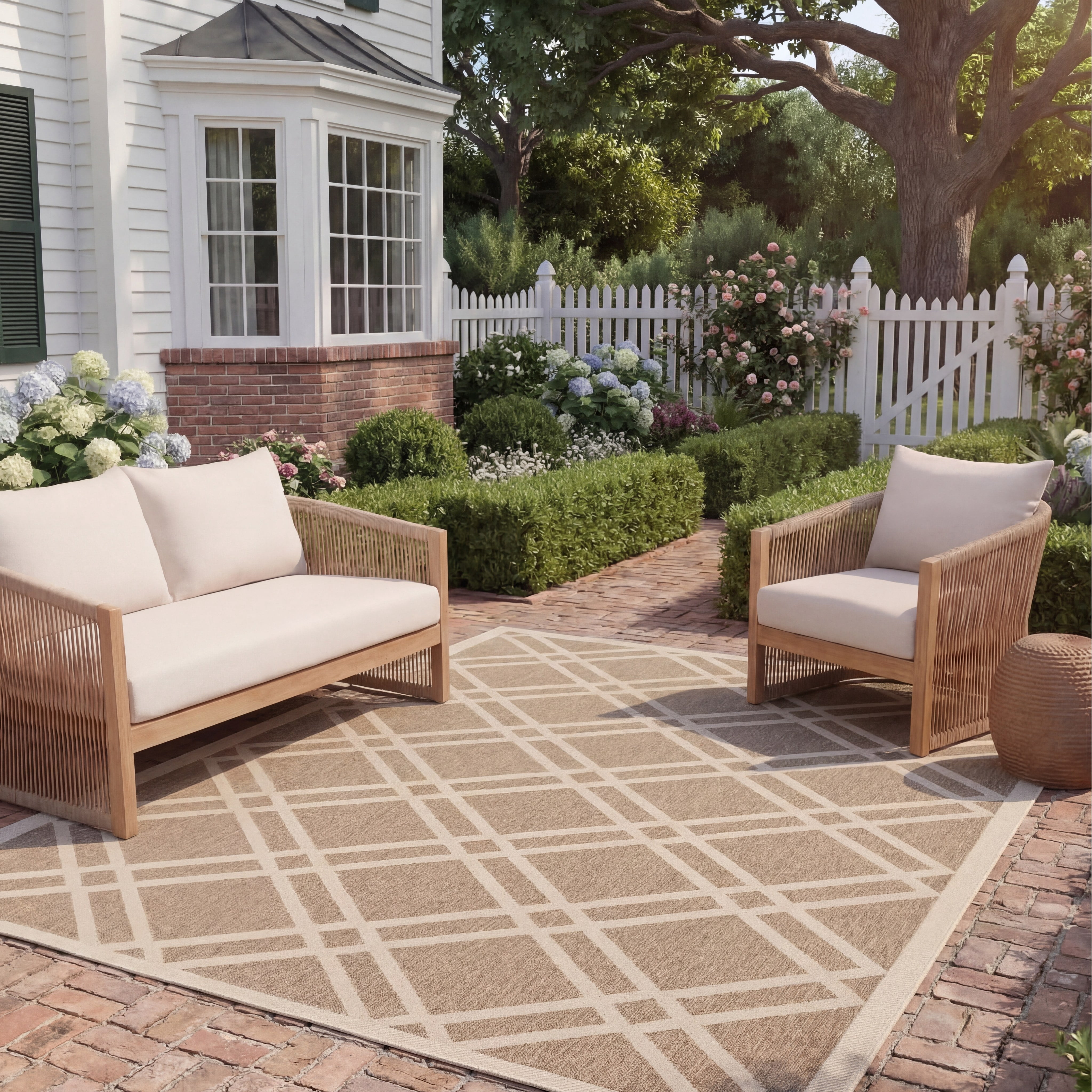 Safavieh Courtyard Jasper Geometric Indoor/Outdoor Area Rug, Brown/Bone, 5'3" x 7'7"