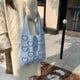 thumbnail image 4 of Bolso Mano Ganchillo para Mujer Bolso Hombro Diario Con Patrón Corazón Versátil (azul Claro), 4 of 8
