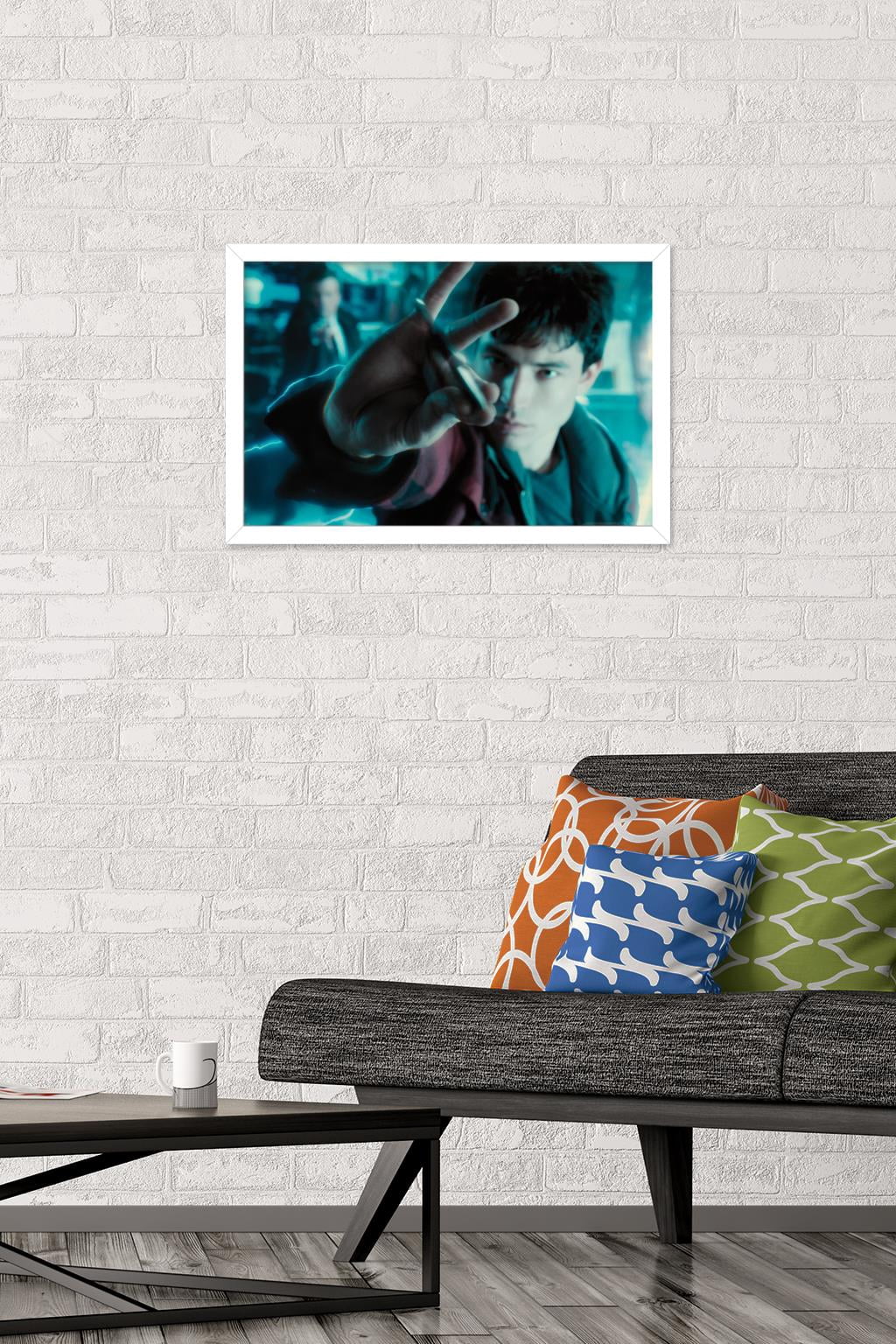 DC Comics Movie - Justice League - The Flash Batarang Catch Wall Poster, 14.725" x 22.375", Framed
