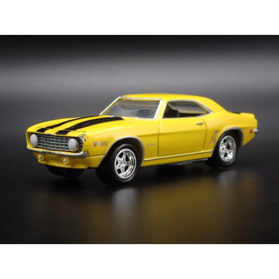 (Open Box) 1969 69 CHEVY CHEVROLET CAMARO Z28 RARE 1:64 SCALE DIORAMA DIECAST MODEL CAR