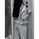 thumbnail image 5 of Conjunto Deportivo de 2 Piezas para Mujer: Sudadera de con Media Cremallera y Pantalón de Chándal Gris XXL, 5 of 8
