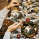thumbnail image 3 of Adornos colgantes navideños de acrílico plano 2D | Adornos para árboles festivos | Accesorios para decorar escenas navideñas | Decoración colgante duradera con impresión acrílica, 3 of 5