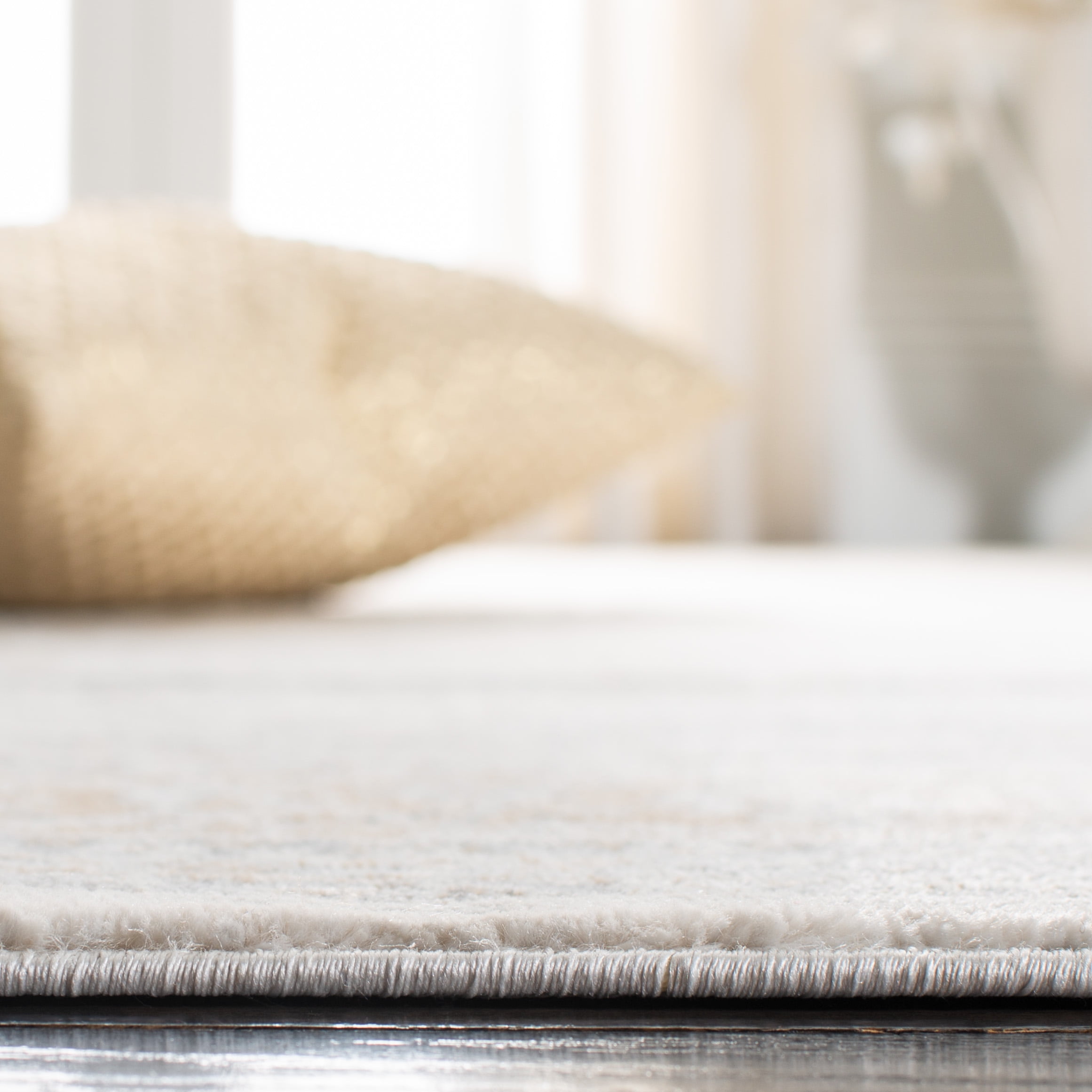 SAFAVIEH Isabella Jack Oriental Area Rug, Cream/Beige, 5'3" x 7'6"