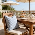 thumbnail image 4 of Fundas de almohada impermeables para exteriores con estampado clásico de cuadros para patio, piscina, jardín y sofá: fundas decorativas para cojines con textura tejida, fáciles de limpiar., 4 of 6