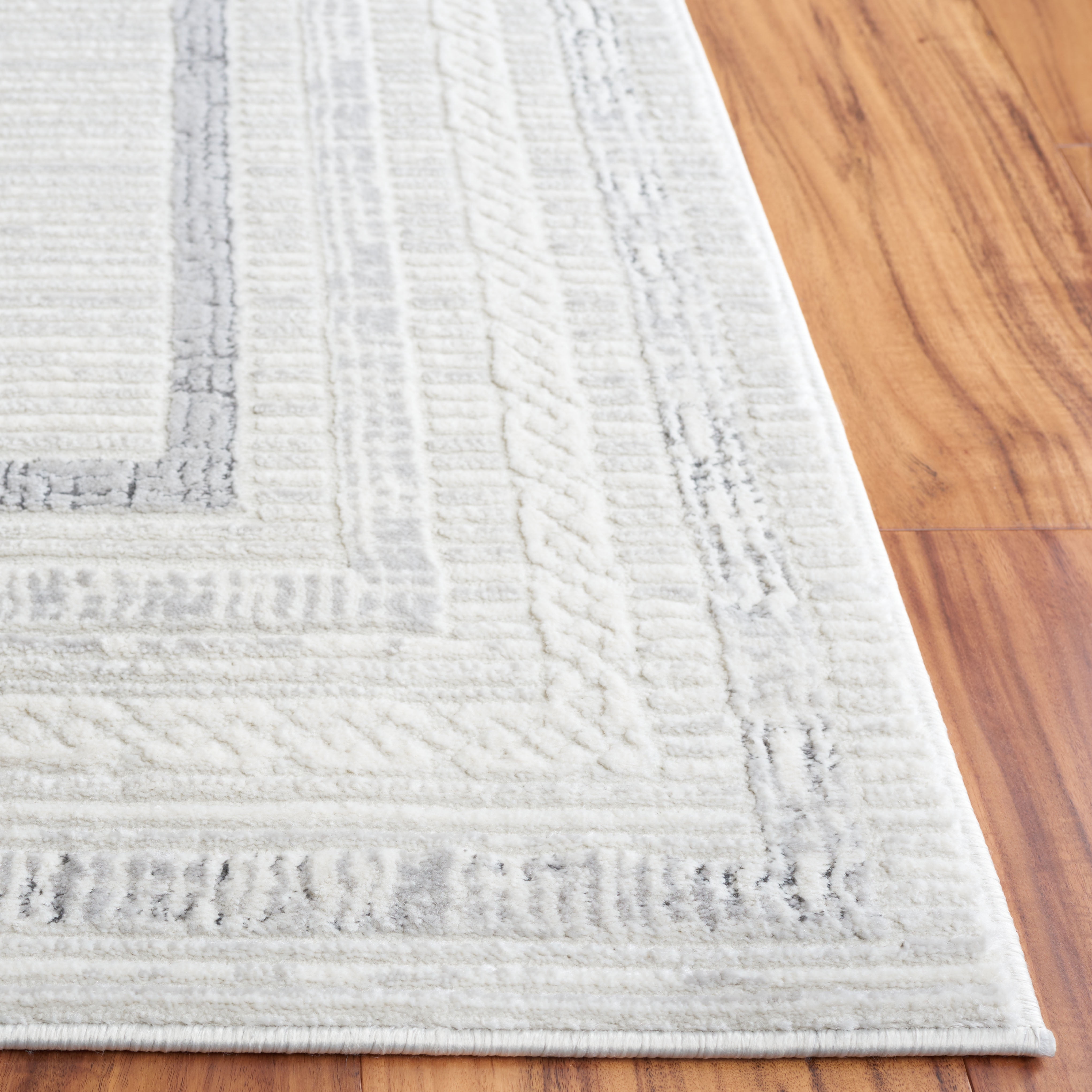 SAFAVIEH Hanna Daquan Bordered Area Rug, Ivory/Grey, 8' x 10'