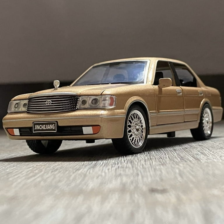1:32 Toyota Crown Royal Classic Vehicle Alloy Car Model Diecast