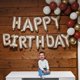 thumbnail image 4 of Globos de cumpleaños con forma de dagelar, color beige, crema y blanco, 40 cm, 4 of 8
