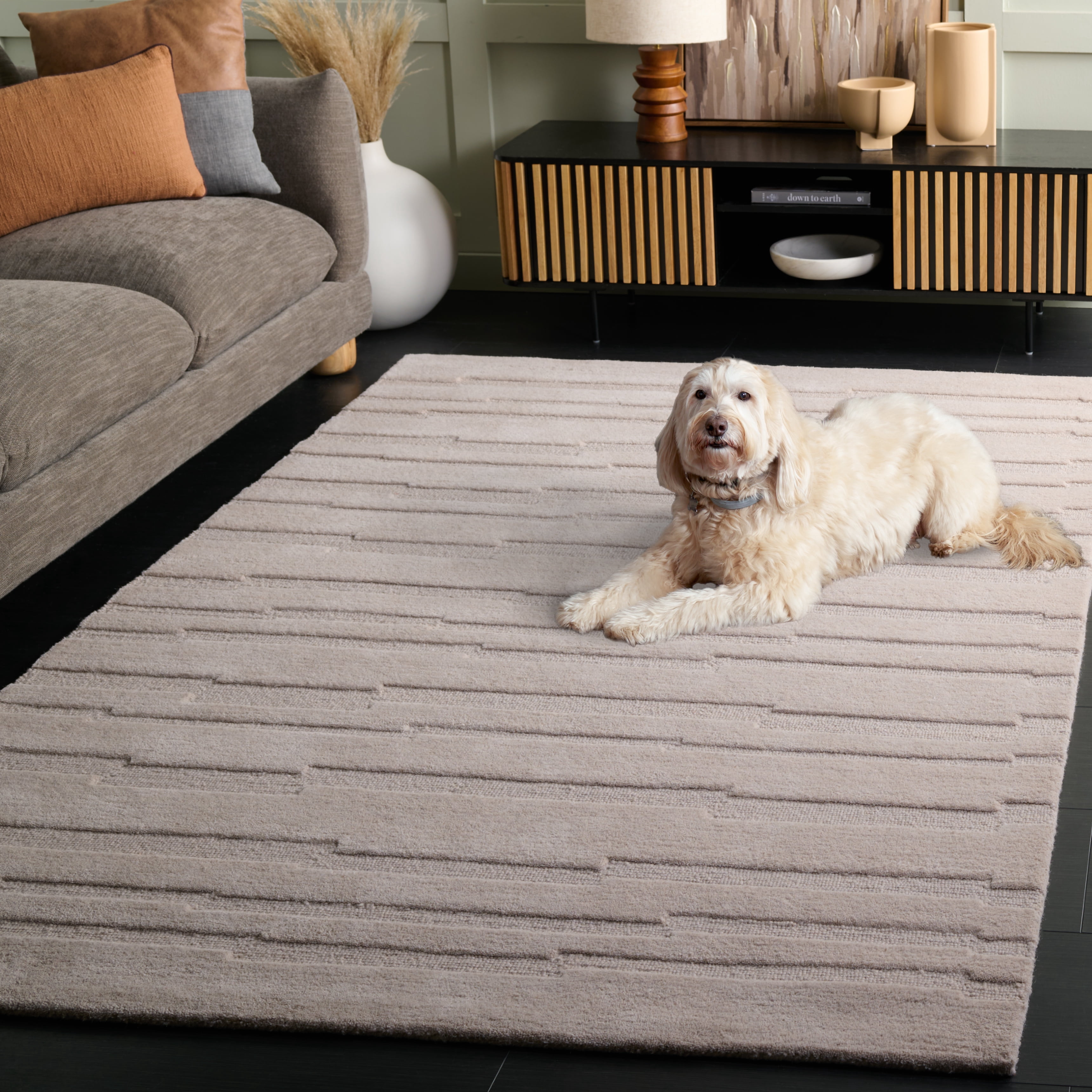 SAFAVIEH Chatham Emory Solid Area Rug, Beige, 6' x 9'
