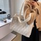 thumbnail image 2 of Sywqhk Bolso De Hombro Grande De Pana Con Entramado De Diamantes Acolchado (Beige) Sywqhk Para estrenar, 2 of 9