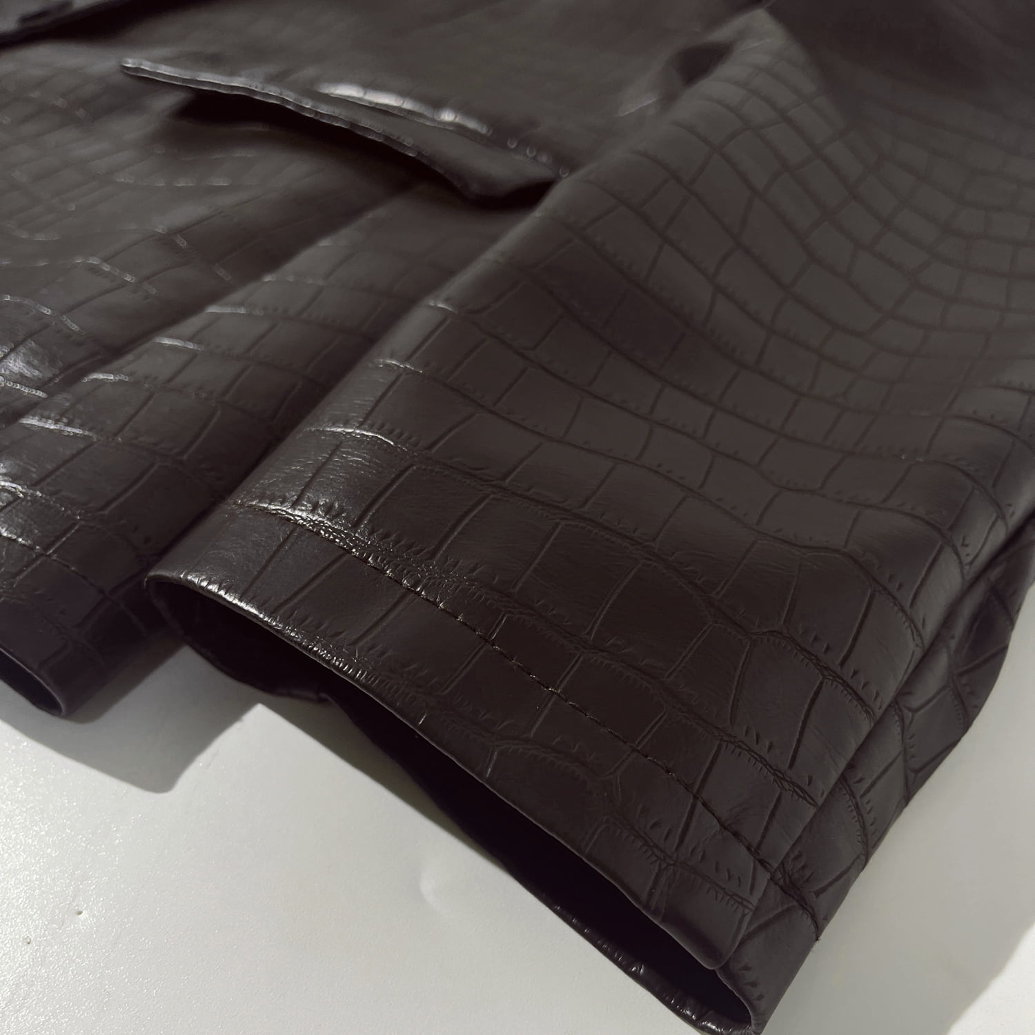 Men's Faux Leather Crocodile Pattern Jacket, Single Row Large Lapel Suit Style, Chest Pocket Decoration PU Leather Coat