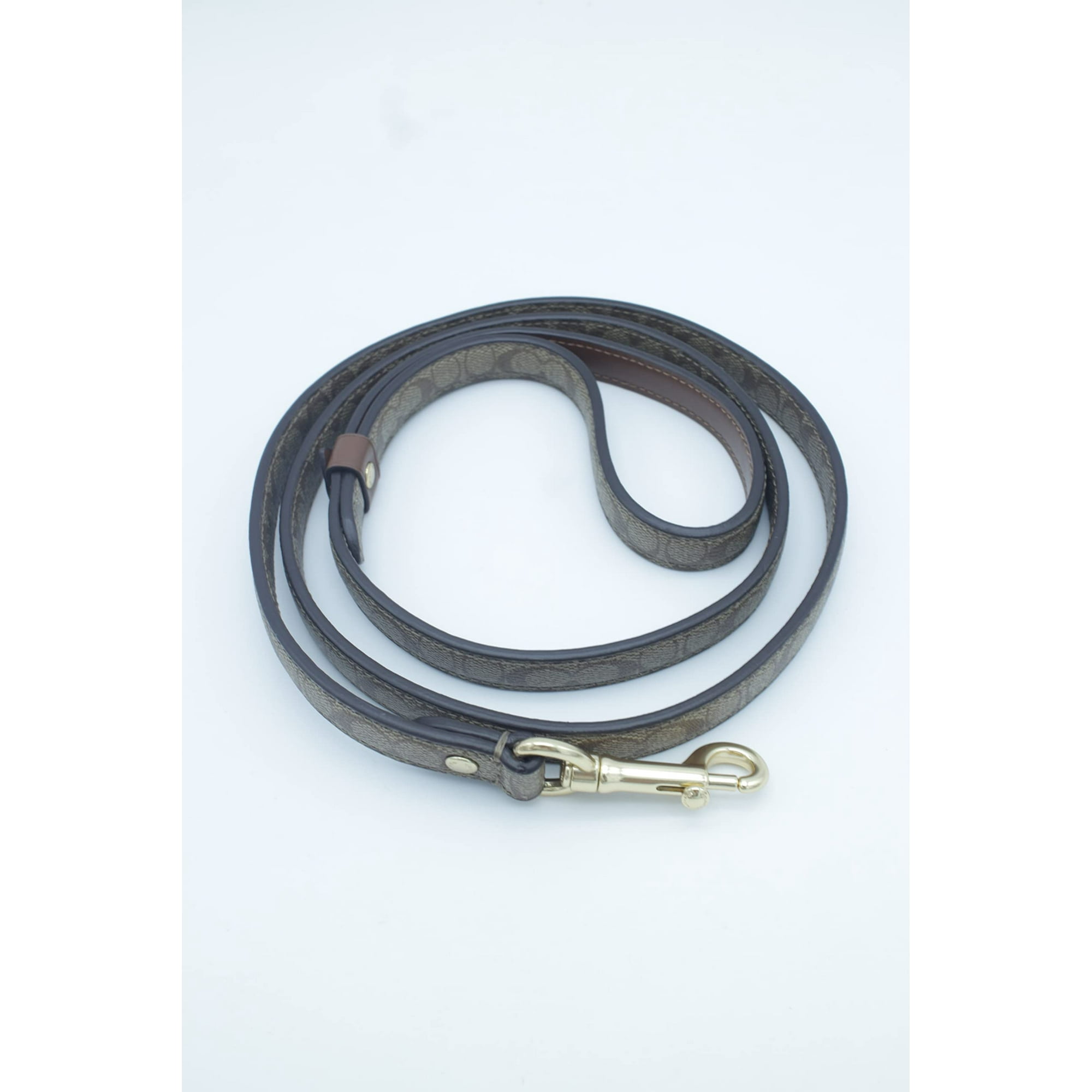 COACH Dog Leash (Small, GD/Khaki Saddle) | Walmart Canada COACH Dog Leash (Small, GD/Khaki Saddle) | Walmart Canada