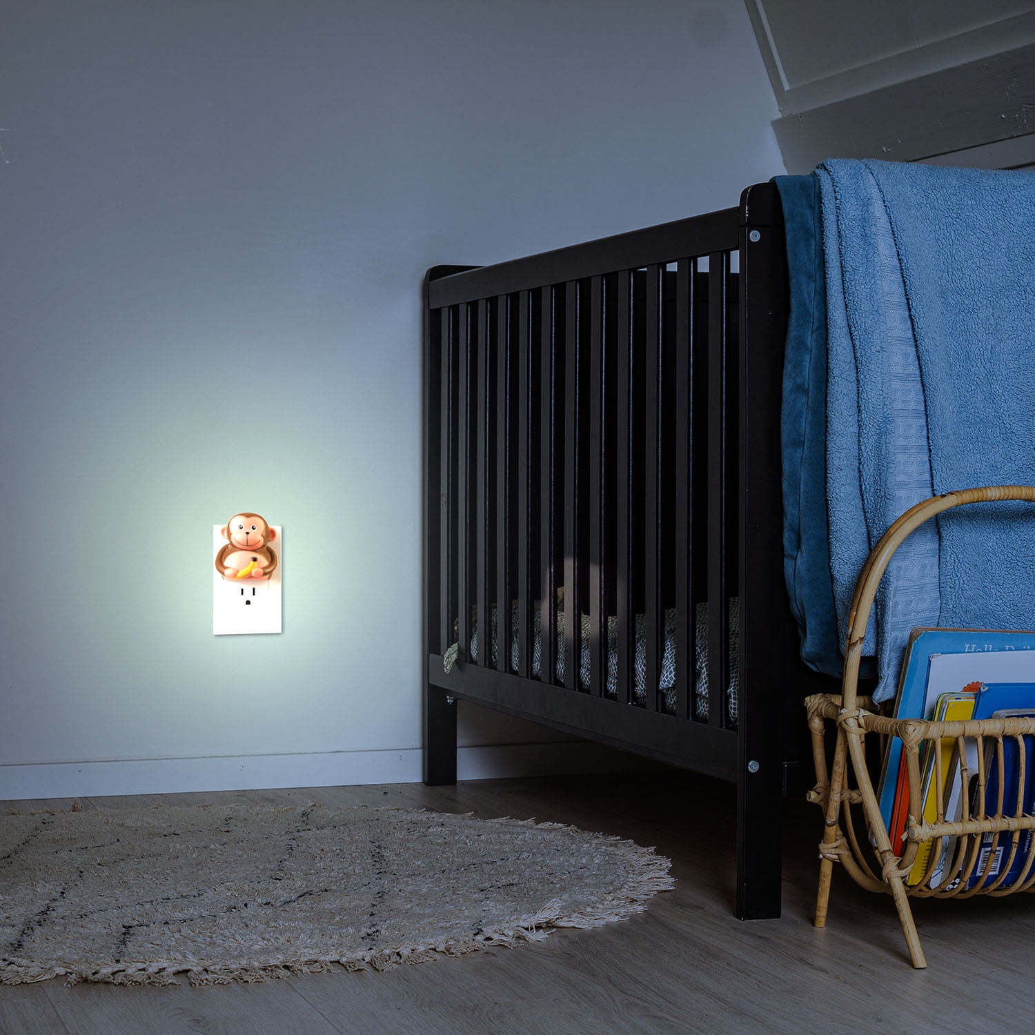 Globe Electric LED Monkey Automatic Dusk to Dawn Plug-in Kids Night Light, 3.25" H x 3.05" W