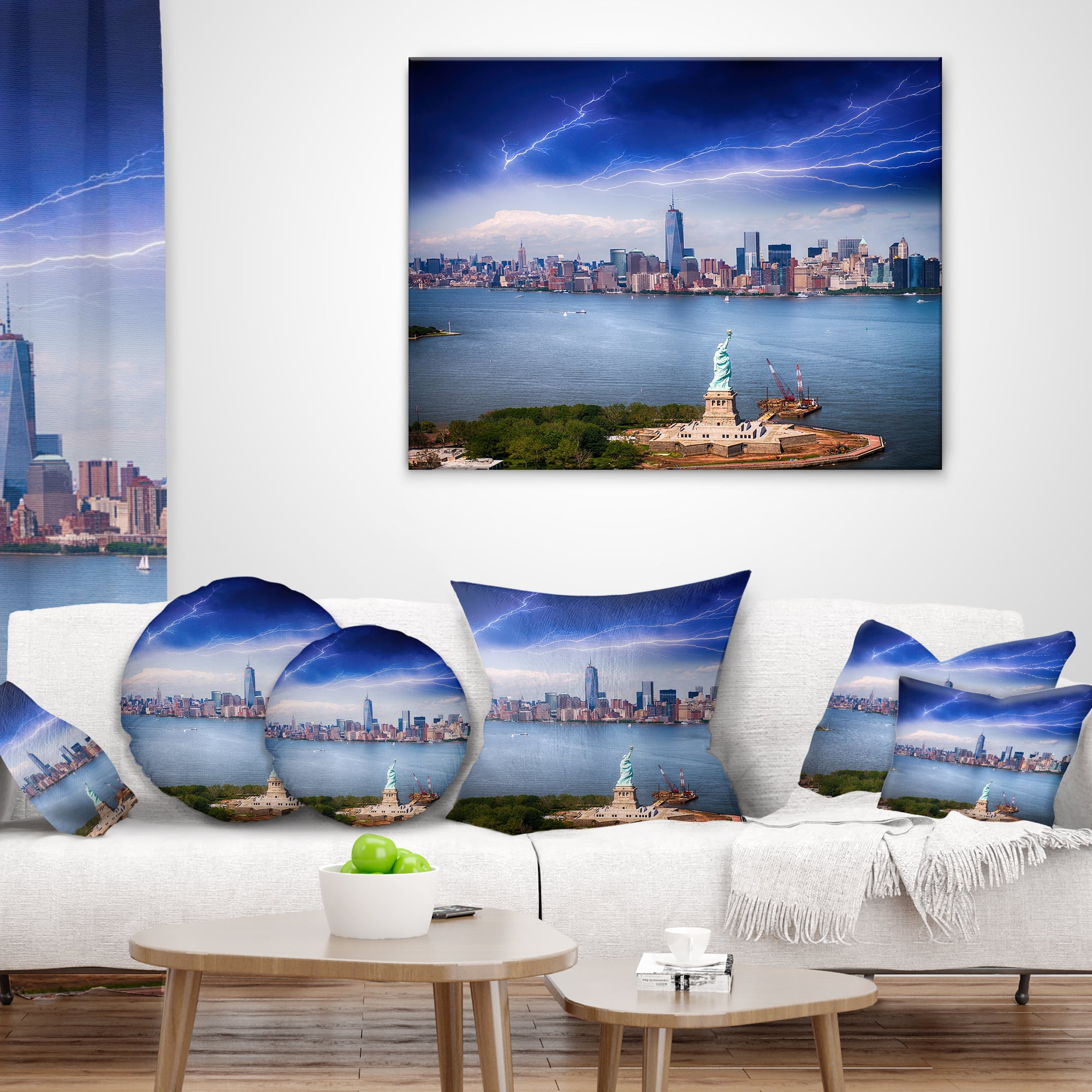 Designart Statue of Liberty and Skyline - Cityscape Photo Throw Pillow - 18x18