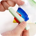 thumbnail image 4 of Billuyoard paquete de 5 clips de sellado de bolsa de almacenamiento plástico PP portátil verde, 4 of 6