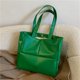 thumbnail image 5 of Bolso retro de gran capacidad nueva tendencia Joker textura nicho primavera bolso grande de hombro, 5 of 5