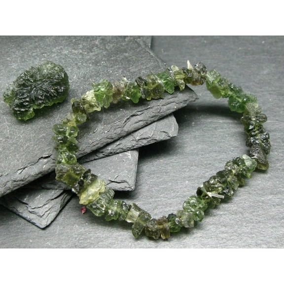 Natural Moldavite 4-8mm Nugget Chips Shape Rough Cut Beads Stretchable Bracelet for Men & Women.